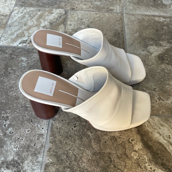 Dolce Vita Cream Heels - Picture 4 of 9